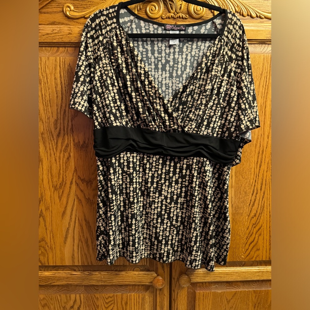 Women’s 1X Short Sleeve Top